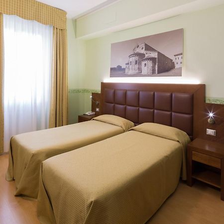 Hotel Terminus & Plaza Pisa Exterior photo